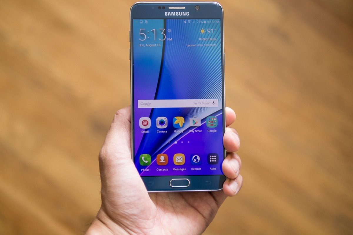 三星的Galaxy Note 20 5G将通过平板显示器缓和最新趋势